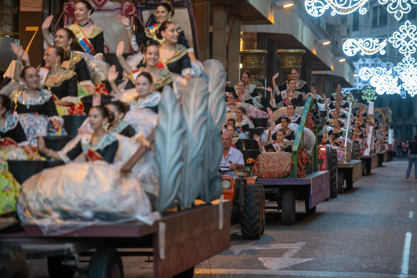 Batalla de flores Festes d'Elx 2023 (Fotos: RAFA MOLINA)