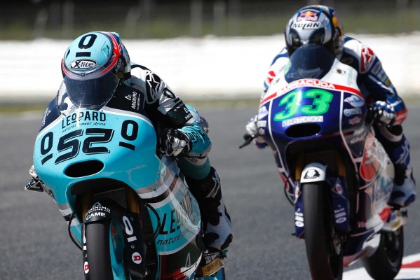 Bastianini logra su primera victoria del año, Bezzecchi más líder


