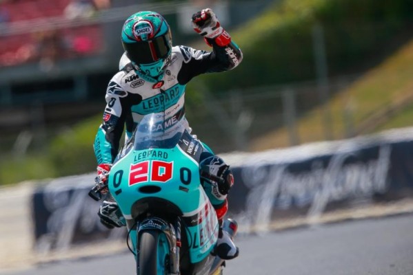 Primera victoria de Quartararo, Oliveira y Márquez recortan distancias