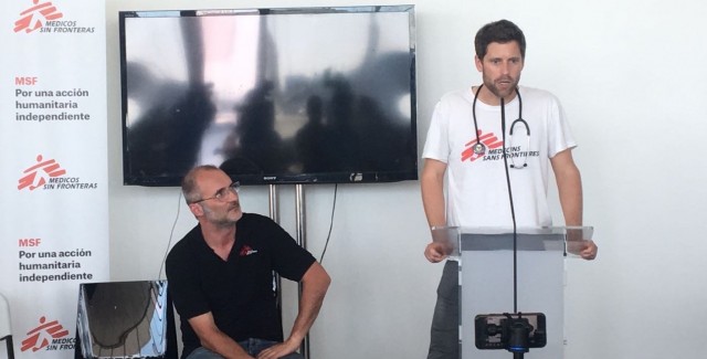 Del sufrimiento a la esperanza: Médicos Sin Fronteras relata la singladura del 'Aquarius' hasta València