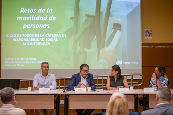 Ciclo de foros de la Cátedra de Responsabilidad Social de la UA - Retos de la movilidad sostenible (Fotos: Rafa Molina)