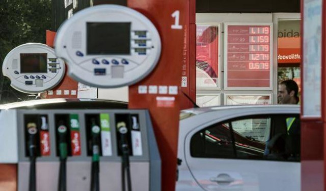 El IPC interanual se cae al -0,8% en febrero por el abaratamiento de gasolinas y alimentos