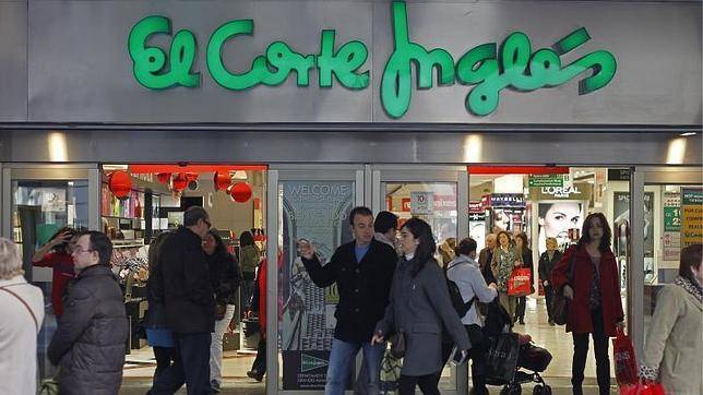 El Corte Inglés pacta con sindicatos un plan de bajas para 1.400 empleados