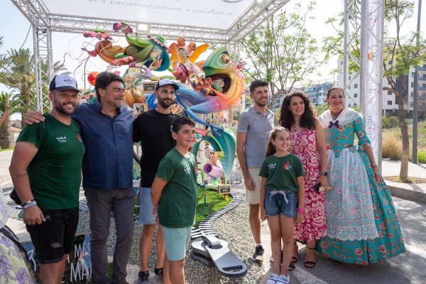 La hoguera infantil de Bavers - Els Antigons consigue el primer premio en categoría Especial (FOTOS: Pepe Olivares)