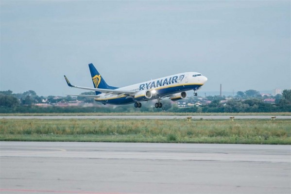 Ryanair pide a los aeropuertos que limiten la venta de bebidas alcohólicas por pasajero