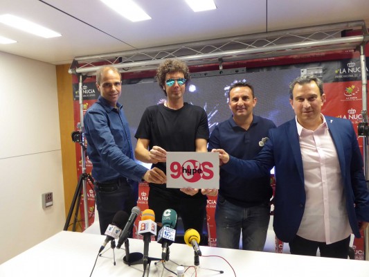 El 'Hombre de negro', Ryan Paris y un piromusical 
en el Festival 90's Party & Hype en La Nucía 
