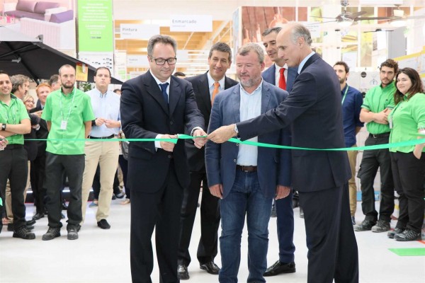 Leroy Merlin abre su nueva tienda en Sagunto tras una inversión de 20 millones

