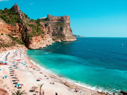 La Costa Blanca acumula el mayor número de banderas azules en sus playas de España