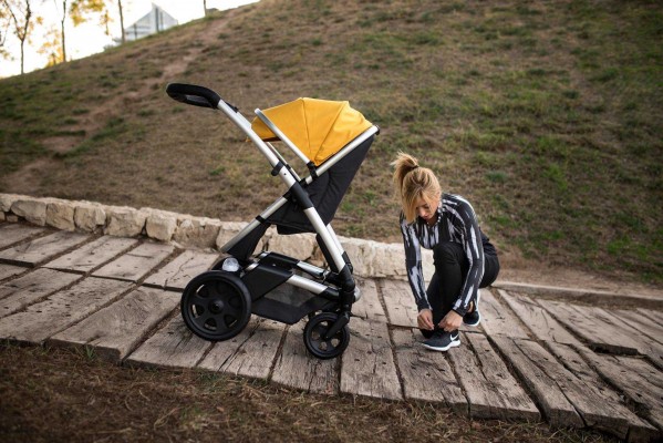 La 'startup' valenciana Heetee crea un carrito de bebé que calienta biberones y carga el móvil