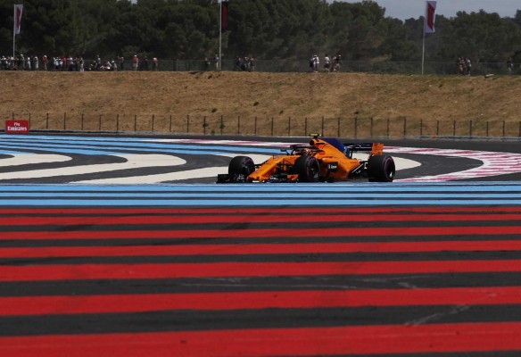 Mercedes domina y McLaren se queda muy atrás en la vuelta al Paul Ricard