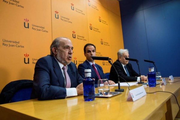 Podem denuncia que el CJC pagó al director del máster de Cifuentes más de 13.000 euros de 2003 a 2006