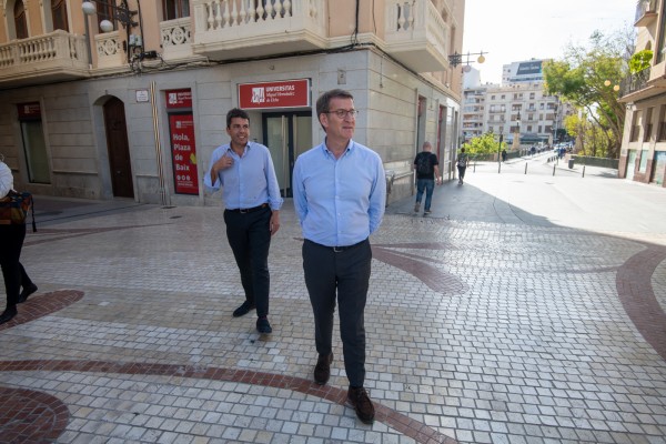 Mitin de Feijóo en Elche con Mazón y Ruz (Fotos: RAFA MOLINA)
