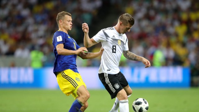 Kross y Reus salvan a Alemania del desastre (2-1)