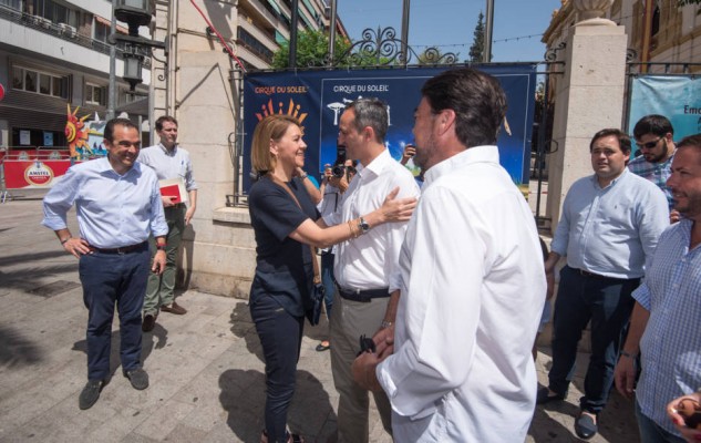 Cospedal, de mascletà entre los guiños a Alicante y la 'amenaza' de los Países Catalanes