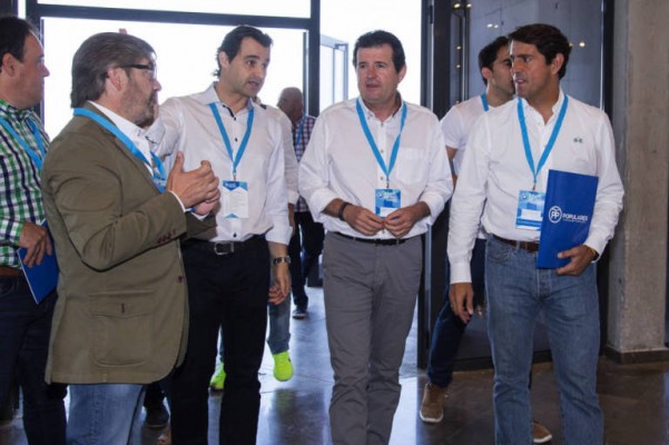 Dudas entre las militancia del PP: Génova exige pagar en mayo la cuota anual de 2018 para poder votar