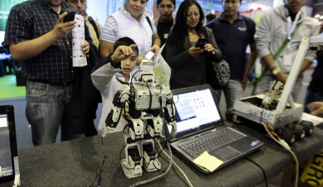Defienden la inteligencia artificial para incrementar el rendimiento escolar
