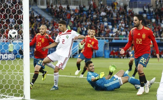 España se mete en octavos como primera gracias al VAR y se medirá a Rusia