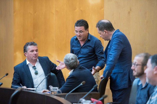Benidorm estudia sacar de nuevo la concesión de la zona azul con siete años aún de contrato