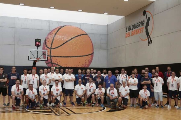 El II Campus de Entrenadores se estrena en l’Alqueria del Basket