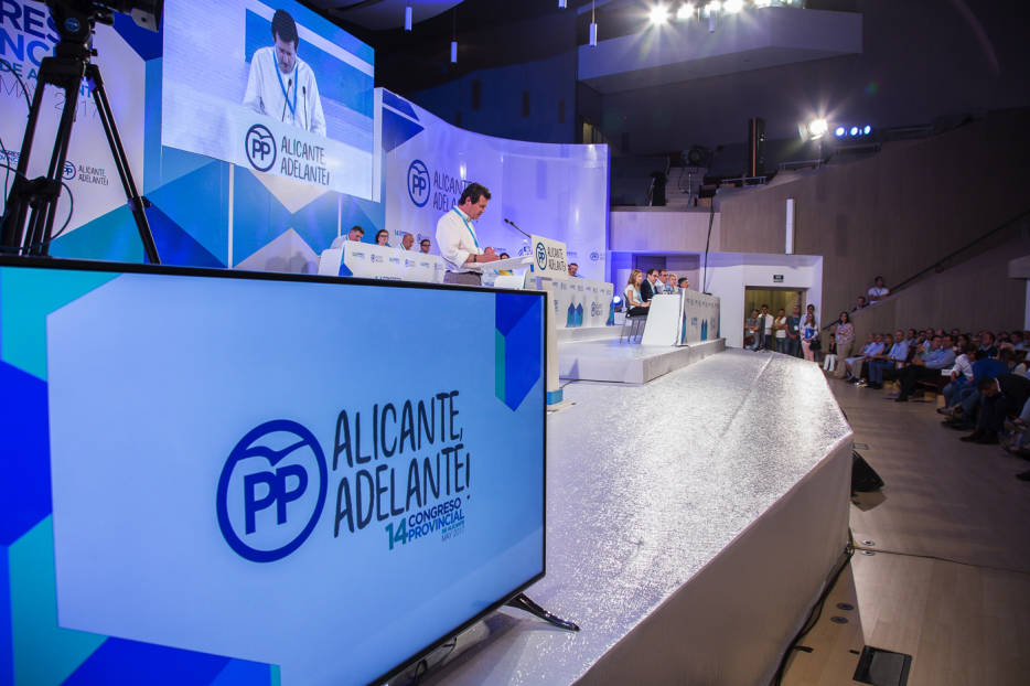 Sólo 3.900 militantes de 75.000 se inscriben en las primarias del PP, que excluye a 300 en Orihuela