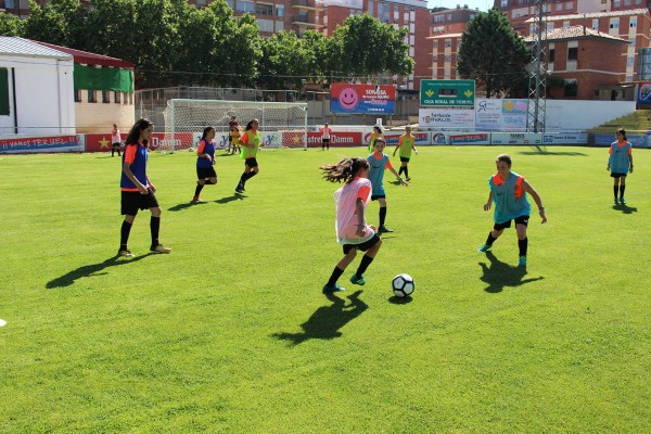 Arranca el II Campus de Fútbol Femenino Andrea Esteban con un total de 33
niñas