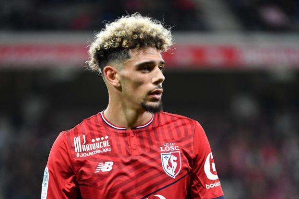 El Valencia niega haber ofrecido 12 millones de euros por Kevin Malcuit, lateral del Lille