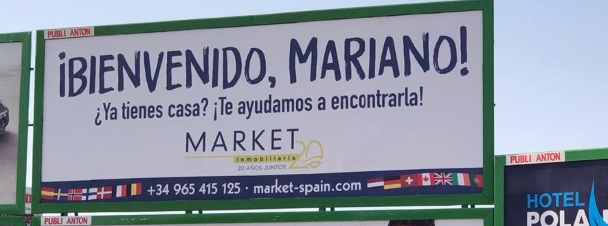 La valla que ha puesto la agencia inmobiliaria - 