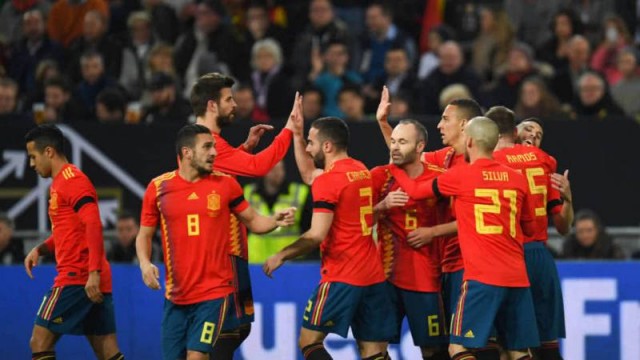 España firma una primera fase mundialista de más a menos, con dudas y poca variación