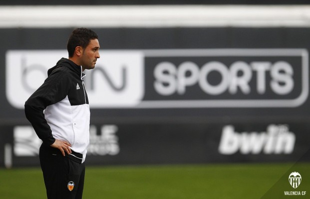 Miguel Grau renueva por una temporada como técnico del Valencia Mestalla