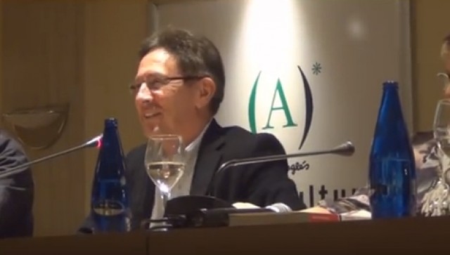 Ricardo Bellveser recibe el premio Cultura Viva de Poesía