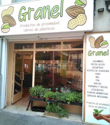 Abre en Elche Granel, la primera tienda libre de plásticos y con productos de proximidad