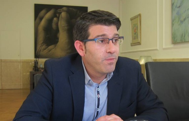 Compromís no pedirá aún la dimisión de Jorge Rodríguez y pide 
