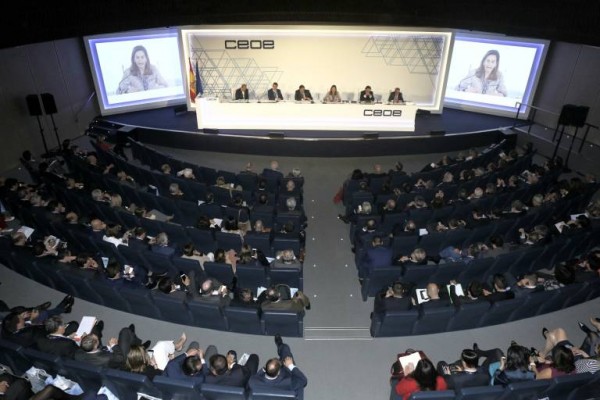 La CEOE condena a Uepal a ser una patronal doméstica: 