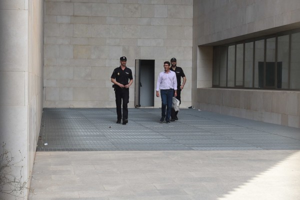 Jorge Rodríguez y los otros cinco detenidos, en libertad con cargos