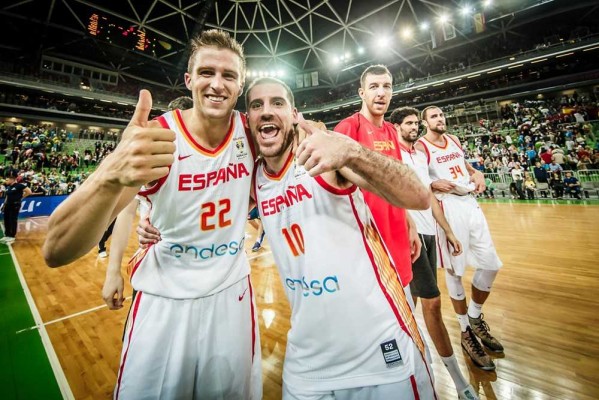 España desactiva a la campeona de Europa y avanza hacia el Mundial (72-83)