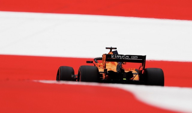 Hamilton asusta desde el primer día y Alonso finaliza penúltimo