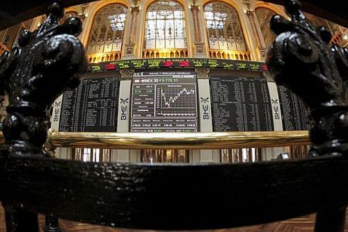 El Ibex 35 reduce a media sesión a la mitad las pérdidas de la apertura