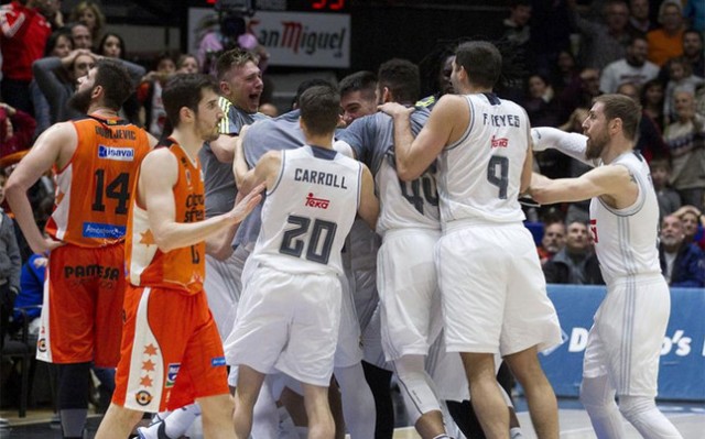 El triple de Llull hace historia en la red