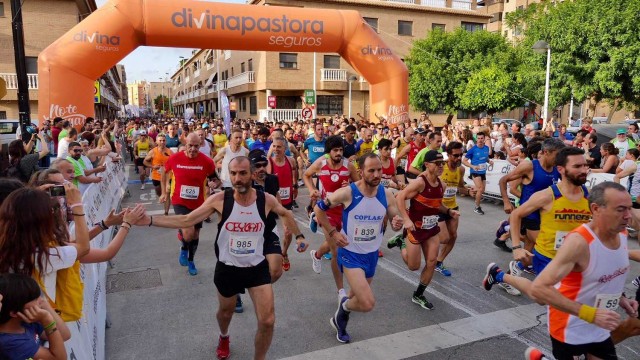 Khalifa Zarhnoun y Elia Fuentes ganan la 10K Divina Pastora Seguros Alboraya contra el Cáncer