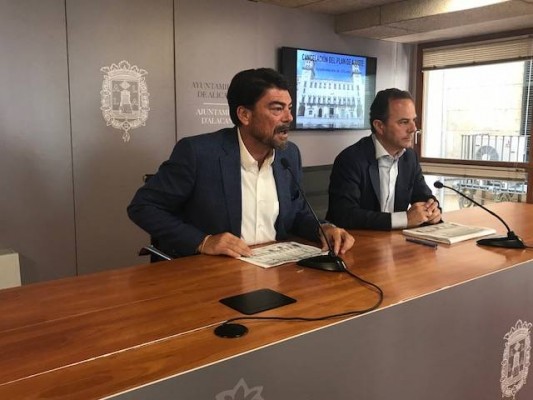 El PP busca a la oposición para cancelar el plan de ajuste obligado a convencer y 'pagar peaje'    