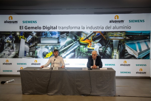 Aludium Alicante estrena su nuevo laminador tras el incendio de 2021 (Fotos: RAFA MOLINA)