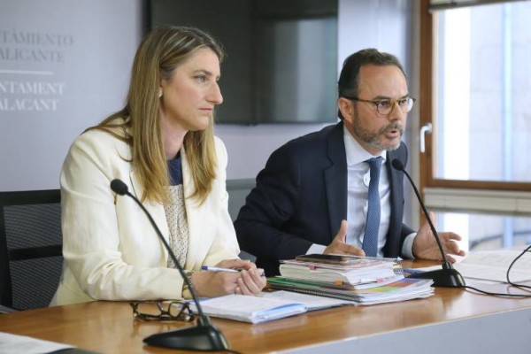 El PP tienta a la oposición con la rebaja fiscal: 4,5 millones de ahorro con el IBI