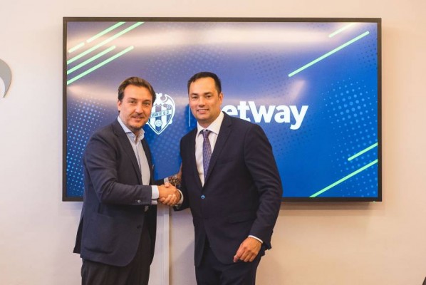 Una casa de apuestas patrocinará al Levante las dos próximas temporadas