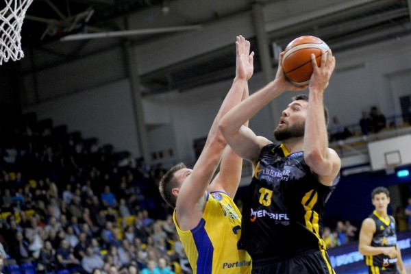 Valencia Basket presenta una oferta por Tobey y el Tenerife puede igualarla hasta el domingo