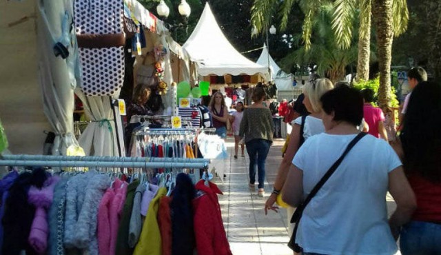 Guanyar insta al PP a cumplir los acuerdos del consejo de comercio y convocar la feria 'outlet'