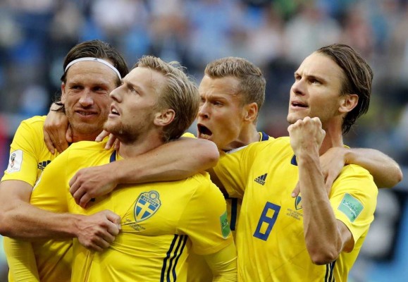 Suecia gana 1-0 a Suiza y se clasifica a cuartos 24 años después