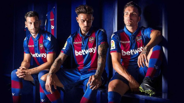El Levante muestra su primera equipación de la próxima temporada