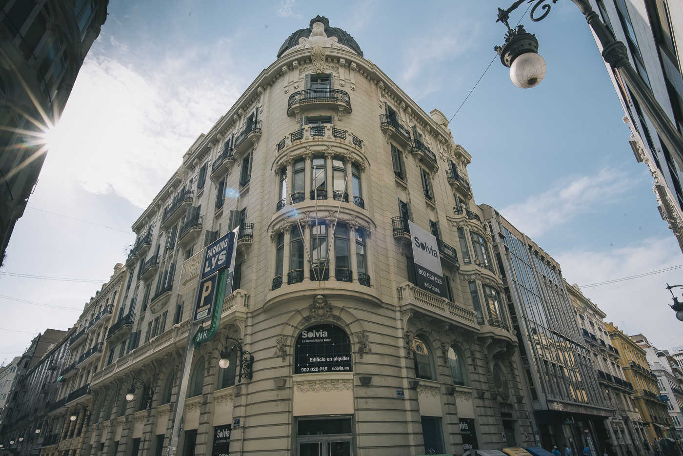 Vista de la histórica sede de la CAM en València, ubicada en la calle Pascual y Genís. Foto: KIKE TABERNER - 