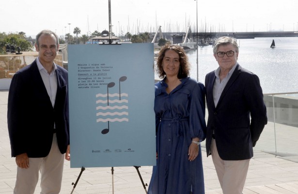 
Arena, música y salitre: la Orquesta de València desembarca en la playa