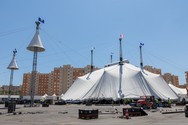 Montaje carpa del Circo del Sol en San Juan Playa (Fotos: Pepe Olivares)
